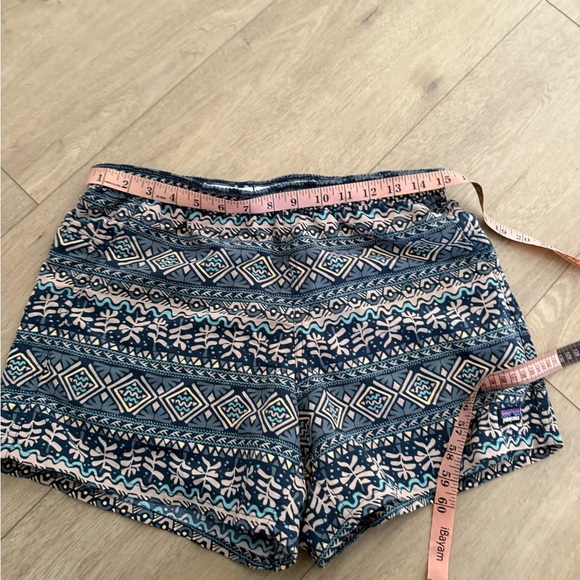 Patagonia Women's Barley Baggy Patterned Shorts - medium - Picture 4 of 6
